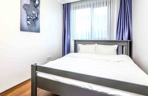 Sekerpinar Appartement | Flat with Balcony Close to SAW Airport and Viaport