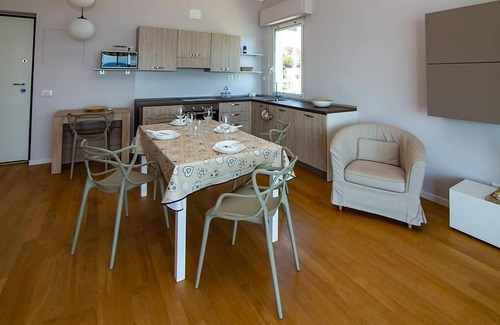 San Lorenzo al Mare Appartement | Flat with parking and lovely seaview terrace | V03