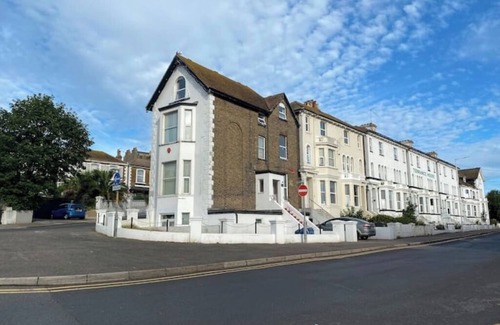 Margate Appartement | Flat with lovely view of sea. Parking space.