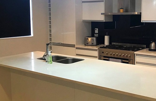 Flat Bush Maison | Creggan Residence CL|7 Bedrooms|4.5 Bathrooms|3 Lounges - Flatbush Holiday Accommodation