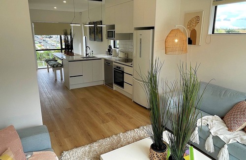 Flat Bush Maison | Flatbush Holiday Accommodation, 3 Bedroom Town House WH2 | Apartment