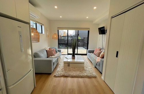 Flat Bush Maison | Flatbush Holiday Accommodation, 3 Bedroom Town House WH2 | Apartment