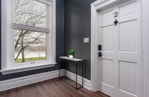 Harrisburg - Hershey Appartement | Flats on Front - Riverfront Gem Fast Wi-Fi 2F