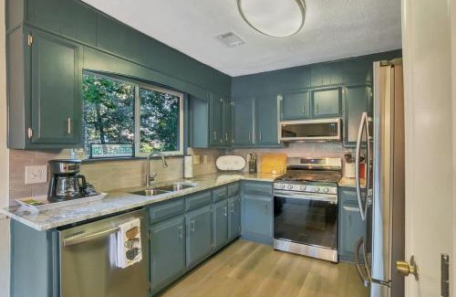 Stone Mountain Maison | Flawless recent renovation close to Stone Mountain