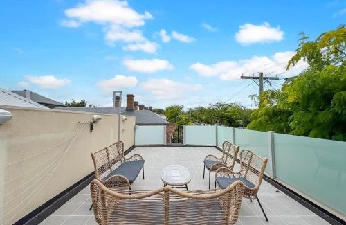 Flemington Maison | Flemington Escape with private rooftop area