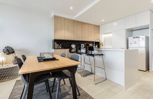 Flemington Appartement | Flemington Filly Bright Abode with Sweeping Views