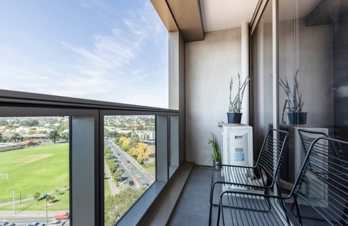 Flemington Appartement | Flemington Filly Bright Abode with Sweeping Views