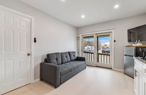 Mystic - New London Appartement | Flemish Landing-#2 · walk Mystic-Train/EV Lvl-2 · aquarium