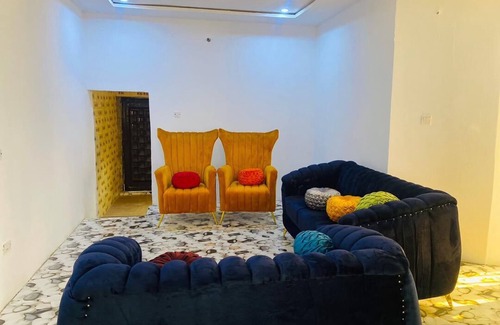 Ado Ekiti Station Balnéaire | Flenjo Zone Bar and Apartments