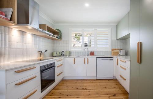 Culburra Beach Maison | Fleur de Chalet - Pet Friendly - 10 Mins Walk to Beach