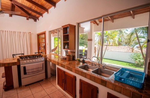 Esterillos Maison | House + Guest House at 500 yards from the beach.