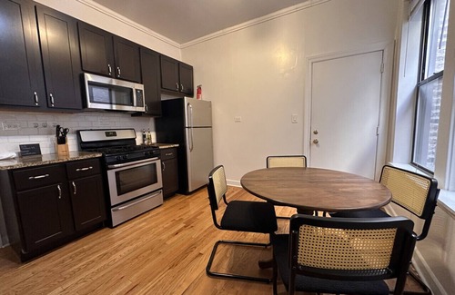 East Village Appartement | Flexhome Ukrainian Village 2BR D1