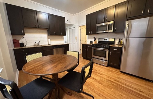 East Village Appartement | Flexhome Ukrainian Village 2BR D1
