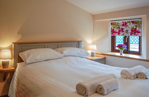 Roughton Maison | Flint Cottage