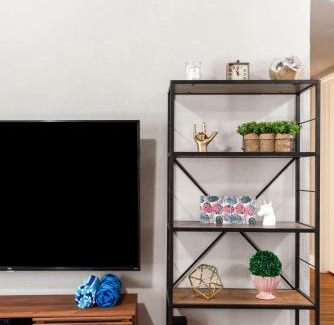 Oakmont Heights Appartement | Flirty Flamingos l Poolside l Sleeps 10 l Roku TVs