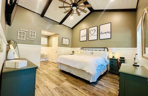 Springville Maison | Float On Inn, Cabin at Kentucky Lake! Pet-Friendly