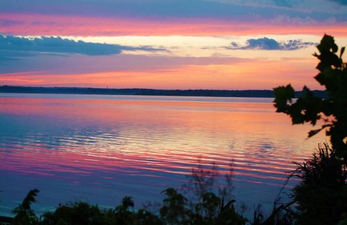 Sabula Location De Bateaux | Floating Cottage on the River Nantucket