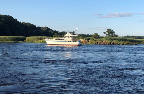 Newburyport Location De Bateaux | Floating Loft III - 47' 3bed 1.5bath in Newburyport MA by Floating Lofts, Inc.