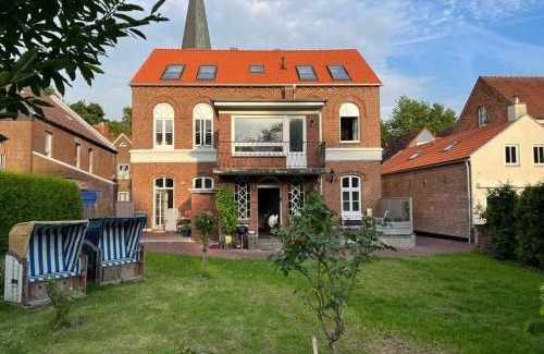 Esens Maison | Flood Modern Retreat