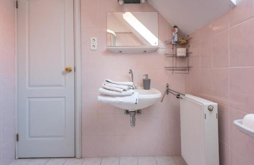 Heviz Appartement | Flora Villa