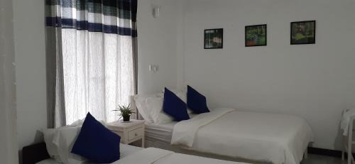 Gomara Cabine | Florence Cottage