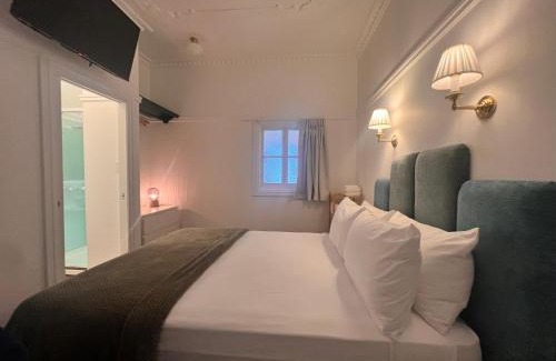 Cairns North Maison | Floriana Boutique Hotel