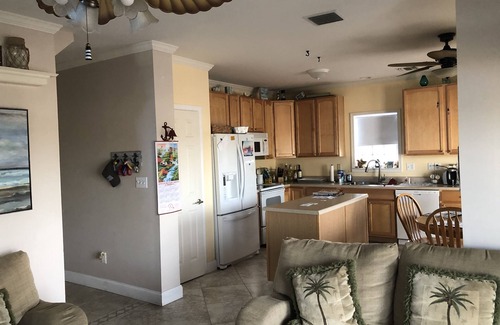 Twin Lakes Maison | Florida Keys canal front Vacation Home