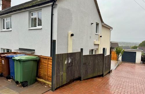 Rugeley Villa | Florina s House 4 Bedrooms Villa