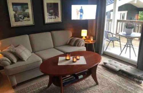 Austvagoy Maison | Flott hytte i Morfjorden, Laupstad