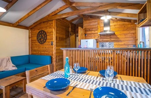 Saumur Maison | Lodge Premium VIP 45m² (2 chambres) dont terrasse de 11m² + TV + Draps + Serviettes 5 personnes