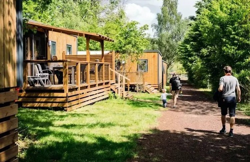 Saint-Paulien Maison | Mobil Home Premium 33m² 3 chambres + Terrasse + TV + LV + BBQ + Quartier Piéton 6 personnes