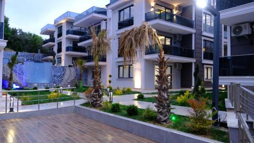 Cinarcik Appartement | Flower City Suits