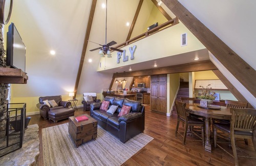 Afton Maison | Fly-In Home sur Monkey Island, Grand Lake OK - voiturette de golf incluse