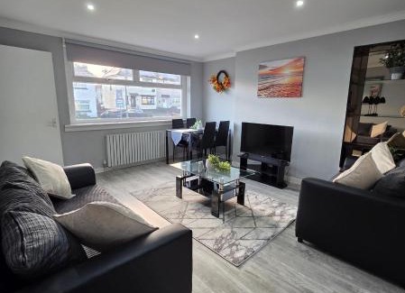 Motherwell Maison | FM Homes & Apartments 3 Bedroom Motherwell