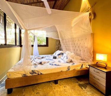 Melgar Villa | Fm Luxury villa Arquitectura tipo Bali Mini Playa y piscina privada