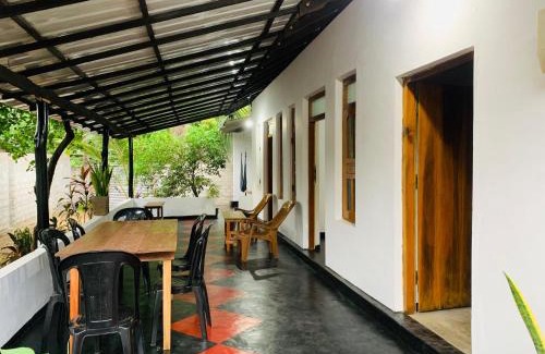 Pottuvil Division 2 Hôtel | FMS Guest House