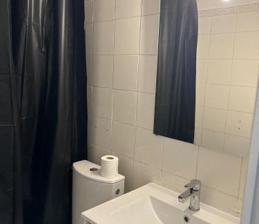 Beziers City Centre Appartement | Foch 3-Studio-Beziers center -wifi -tv connected