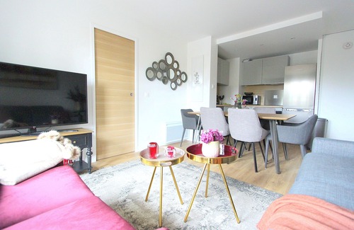 Chessy Appartement | Fontaine6 Appartement au pied du RER Disneyland Place Ariane