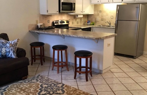 Tallahassee Maison | FOOTBALL / VISITER LES ÉTUDIANTS / EMPLOI / HIGH ROAD 2 MILES TO FSU STADIUM, TV W. HULU, CALME