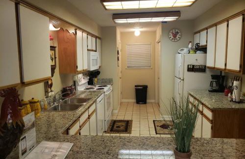 Branson Maison | Foothill's Luxury 2BDR Ground Floor Condo in 1000 Hill's
