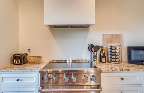 Flecha Caida Ranch Estates Cottage | Foothills Luxury Casita with Private Pickleball Court
