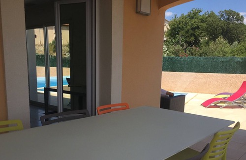 Neffies Villa | Pour 8 personnes, Villa climatisée, avec piscine privée.