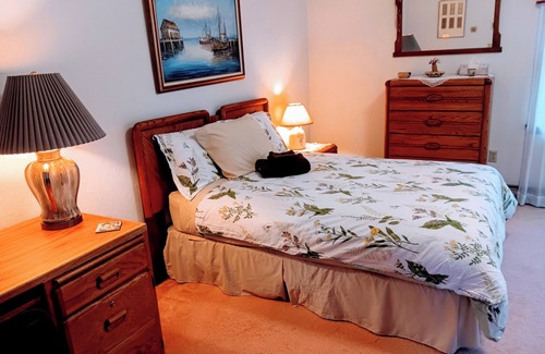 West Newbury Villa | Pour les voyageurs d'affaires et d'agrément. La chambre de devant