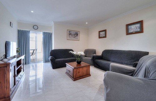 Bayswater Maison | For Non Smokers Only- A Cosy Home Central to Everything in Perth