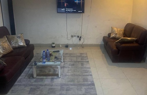 Kinshasa Maison | For rent whole house 2 bedrooms, 2 shower rooms, WC, living room.