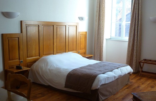 Salins-les-Bains Appartement | Pour vos séjours, préférez les chambres de l'hôtel Charles Sander