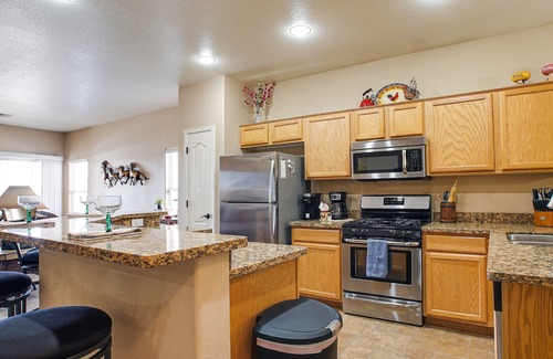 Coldwater Springs Maison | Fore! Golf Course Home, Hot Pool/Spa, Love It!