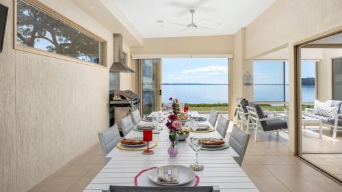 Salamander Bay Maison | Foreshore Delight