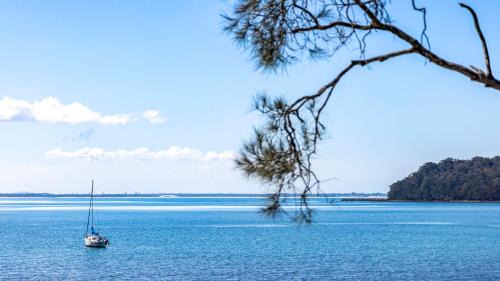 Salamander Bay Maison | Foreshore Delight