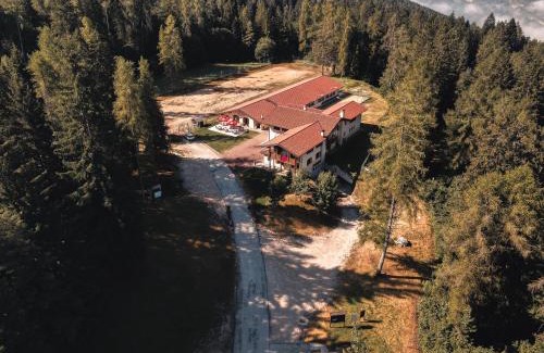 Ronzo-Chienis Hôtel | Forest Camp Val di Gresta